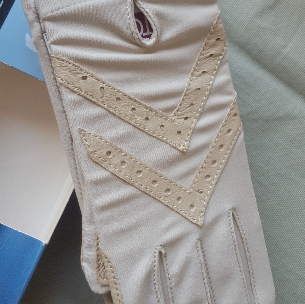 Isotoner gloves